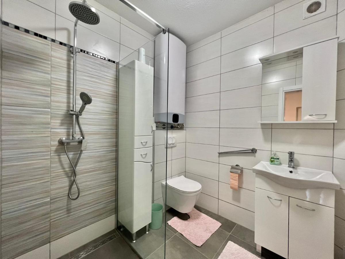 Apartmani Ana Dramalj Exterior photo