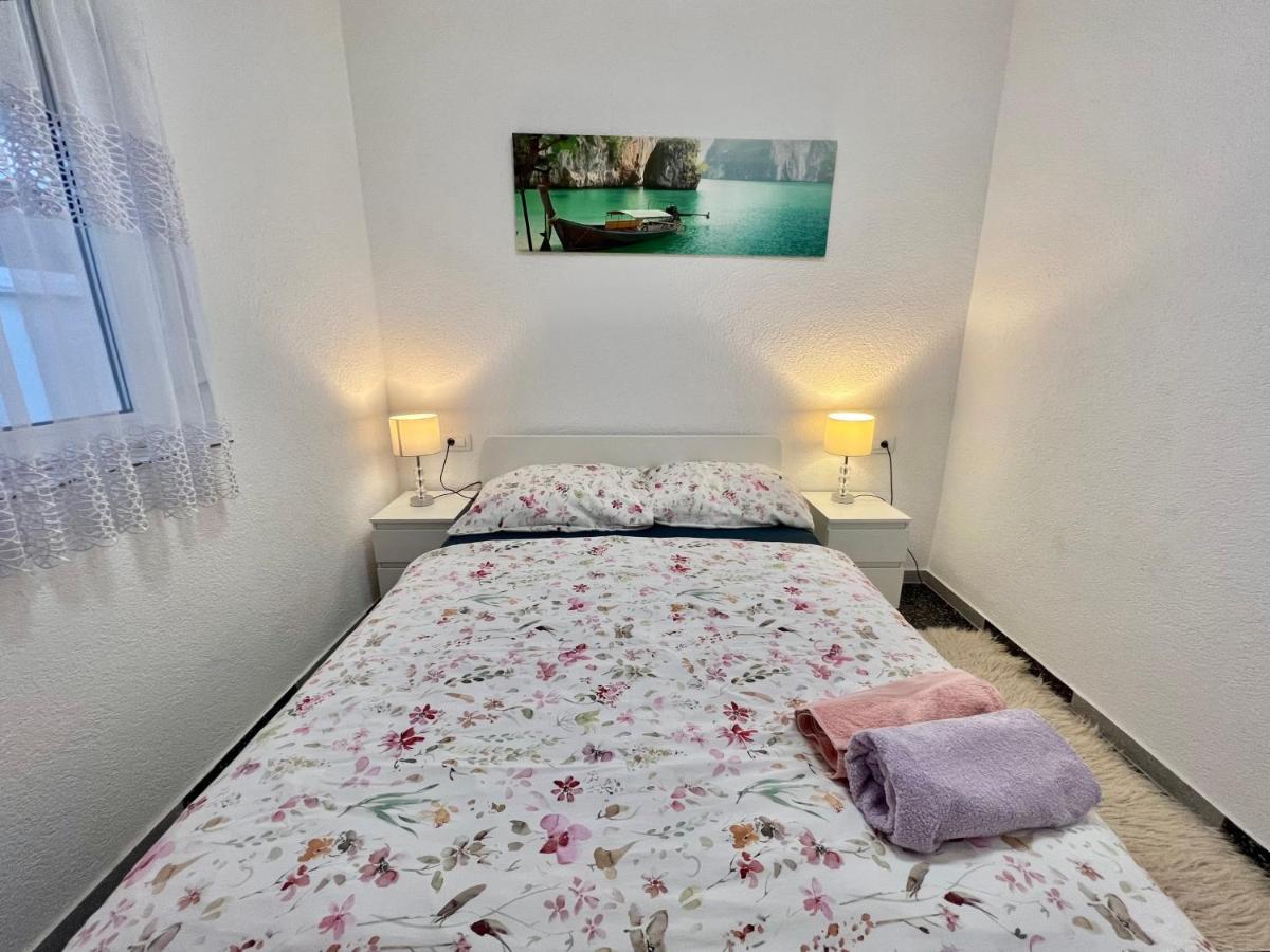 Apartmani Ana Dramalj Exterior photo