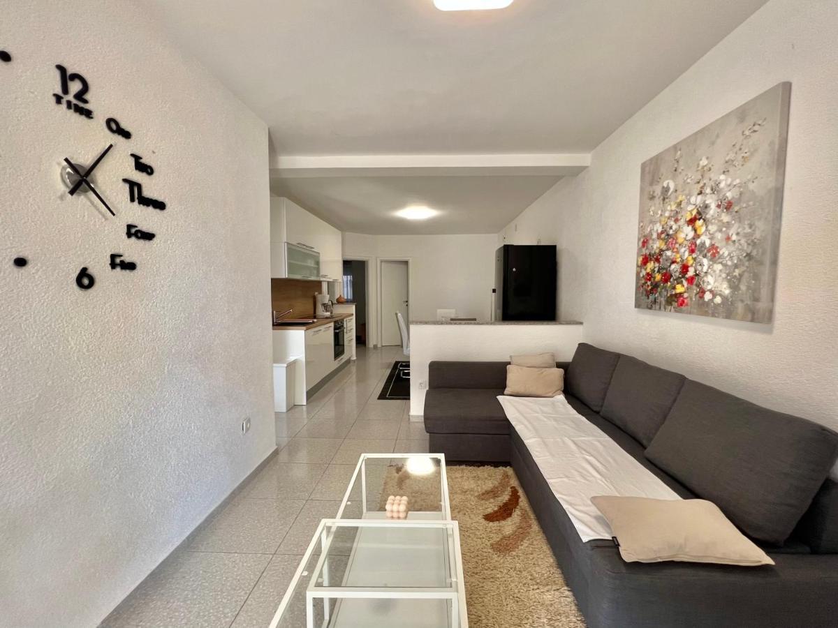 Apartmani Ana Dramalj Exterior photo