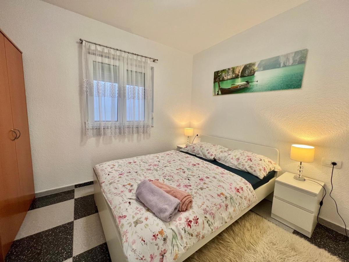 Apartmani Ana Dramalj Exterior photo